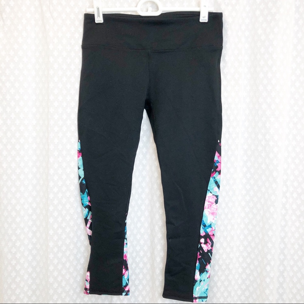 FABLETICS • Black crop leggings XS